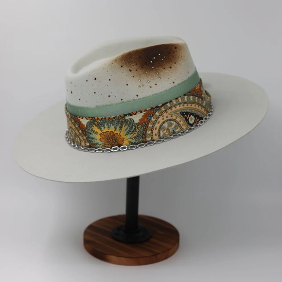 Leo Zodiac Hat - Picture 6 of 6